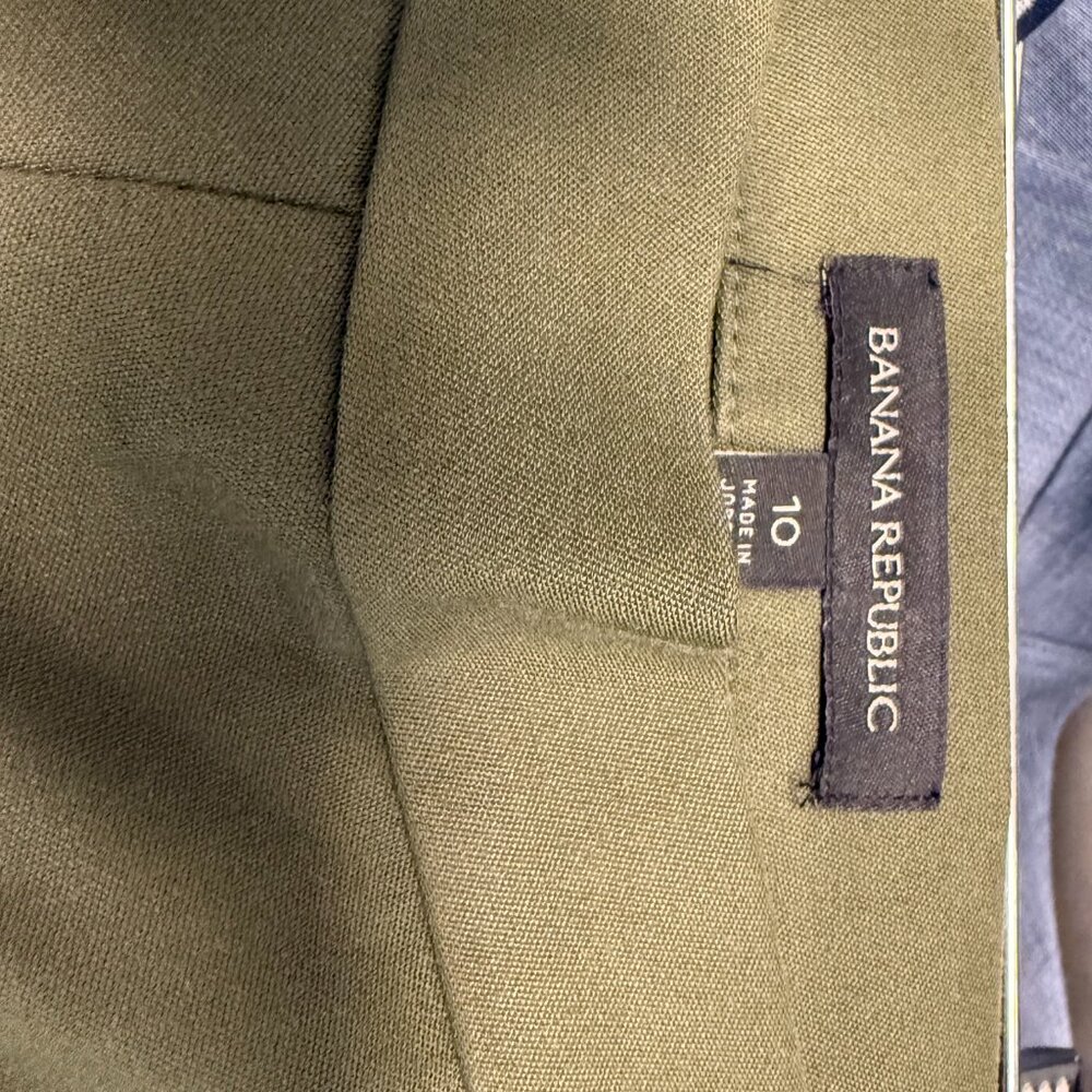 Banana Republic Devon Pants- Olive Green - Picture 5 of 5